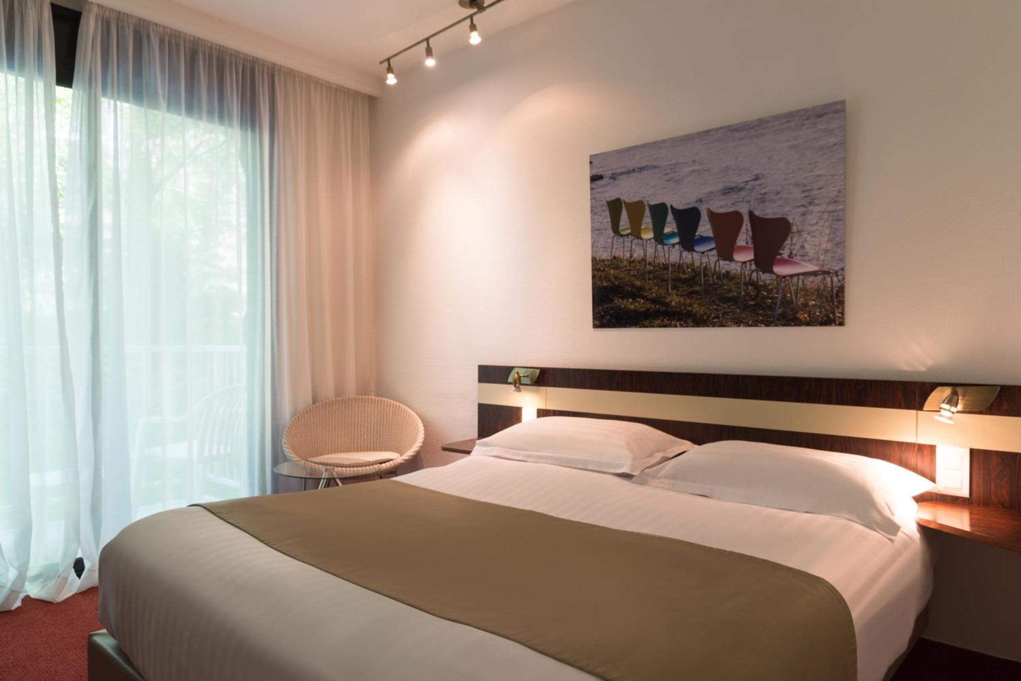 Villa Borghese, The Originals Relais Greoux-les-Bains Bagian luar foto