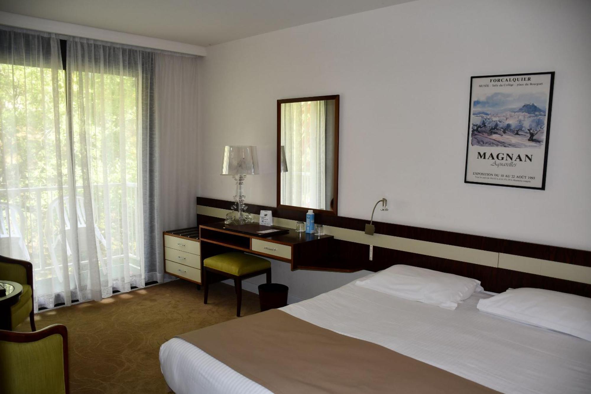Villa Borghese, The Originals Relais Greoux-les-Bains Bagian luar foto
