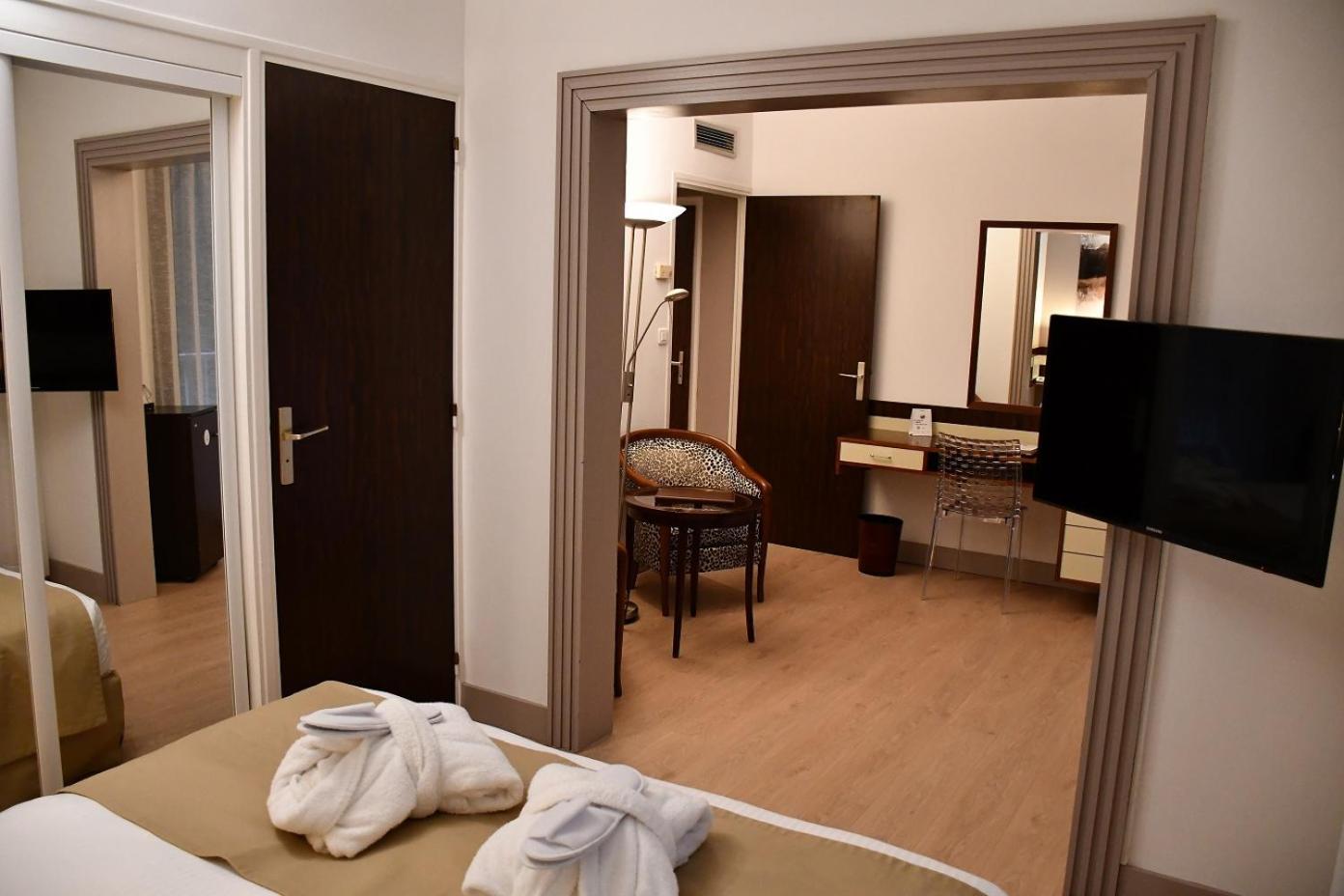 Villa Borghese, The Originals Relais Greoux-les-Bains Bagian luar foto