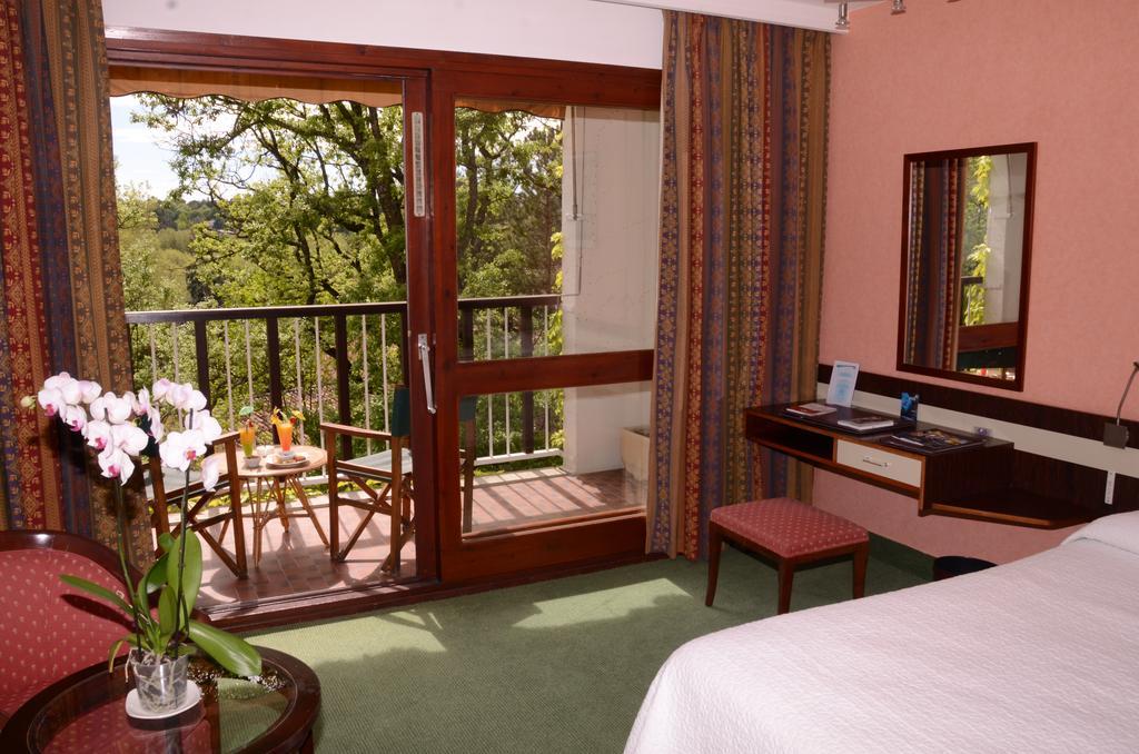 Villa Borghese, The Originals Relais Greoux-les-Bains Bagian luar foto